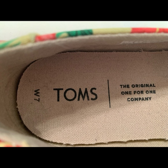 Free shipping!! Toms floral espadrilles - perfect for summer!! - Picture 4 of 4